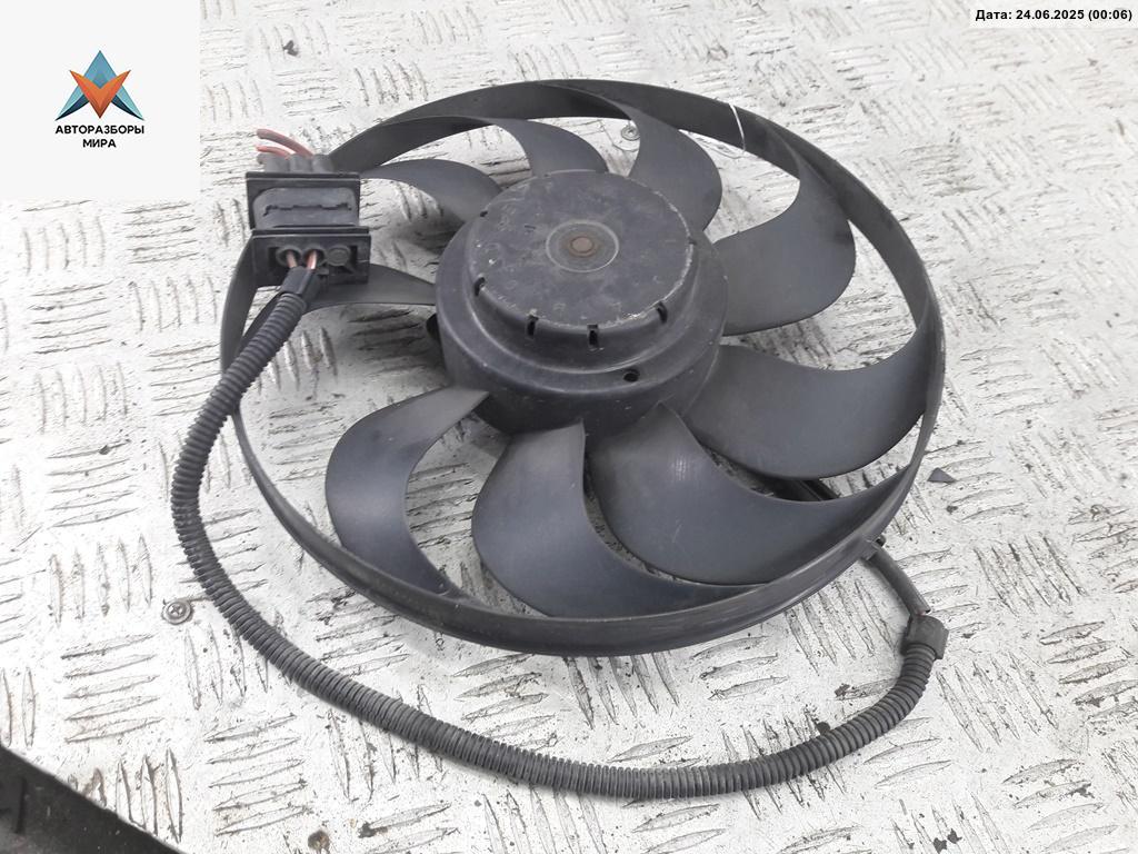 вентилятор радиатора Volkswagen Golf 4 поколение 2001, 1.4 л., бензин, МКПП, серый, хетчбэк 5 дв., 1J0959455P - фото №1