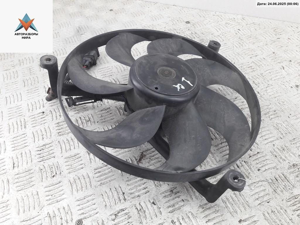 вентилятор радиатора Volkswagen Golf 4 поколение 2001, 1.4 л., бензин, МКПП, серый, хетчбэк 5 дв., 1J0959455F - фото №1