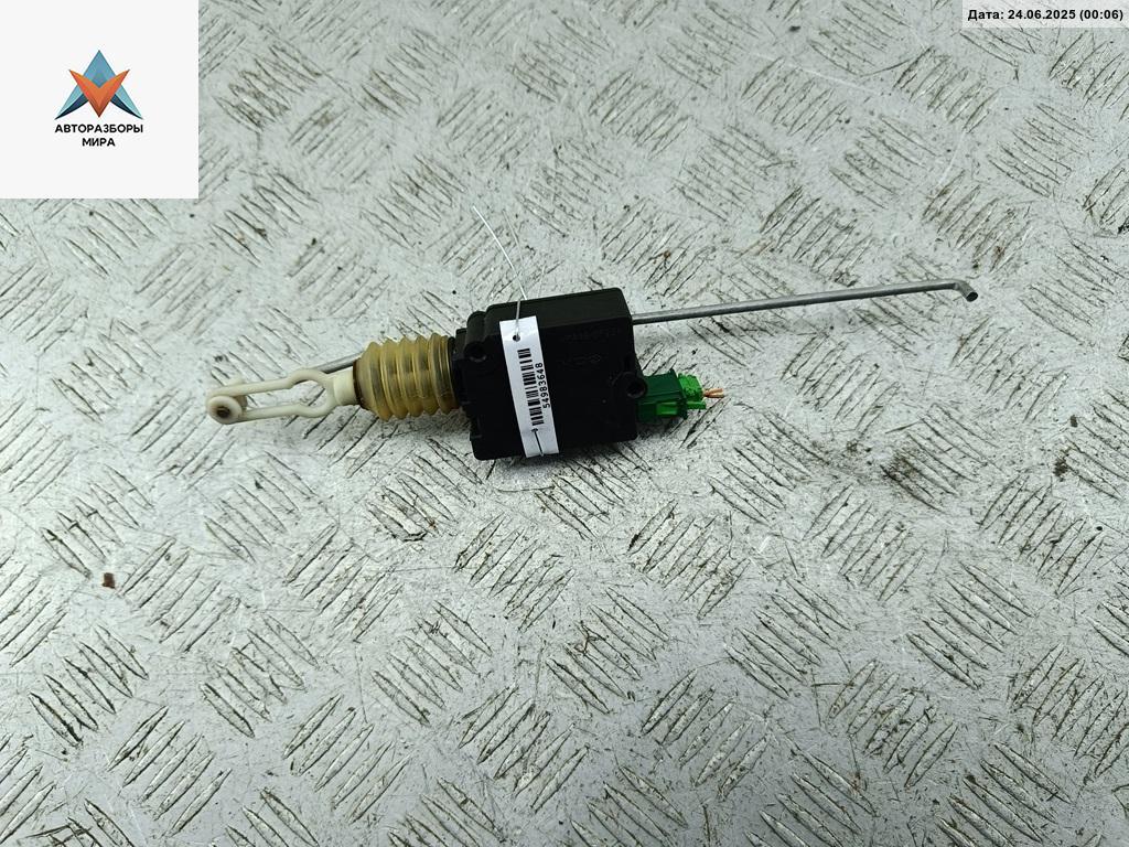 замок лючка топливного бака Audi A6 Allroad Quattro C5 2001, 2.5 л., дизель, АКПП, серый, универсал, 4B962115 - фото №1