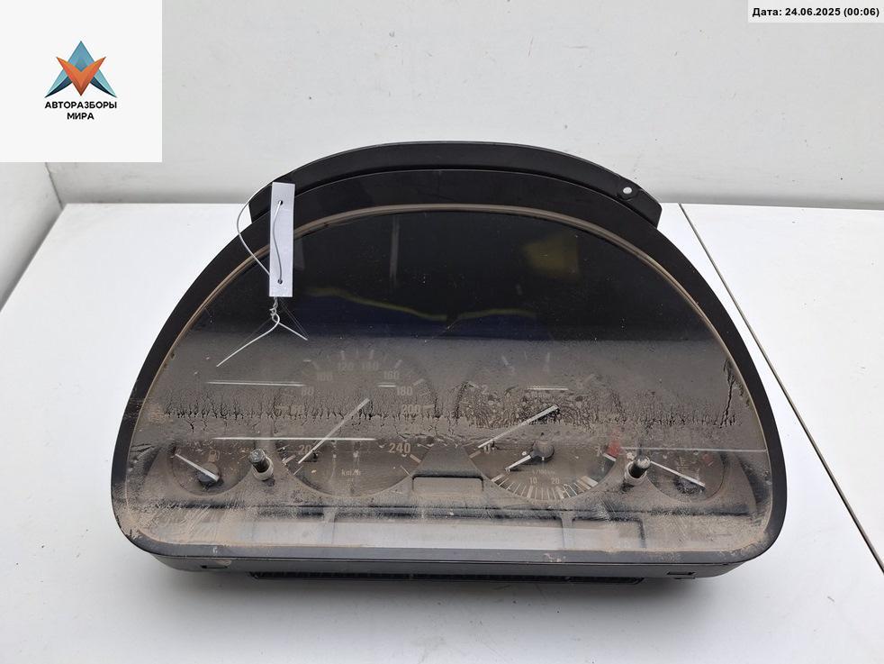 приборная панель BMW 7 серия E38 1995, 2.8 л., бензин, АКПП, синий, седан, 6914873 - фото №1