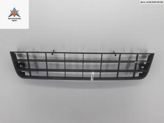 заглушка (решетка) в бампер Volkswagen Golf 5 поколение 2006, 2.0 л., дизель, АКПП, красный, хетчбэк 5 дв., 1K0853677A