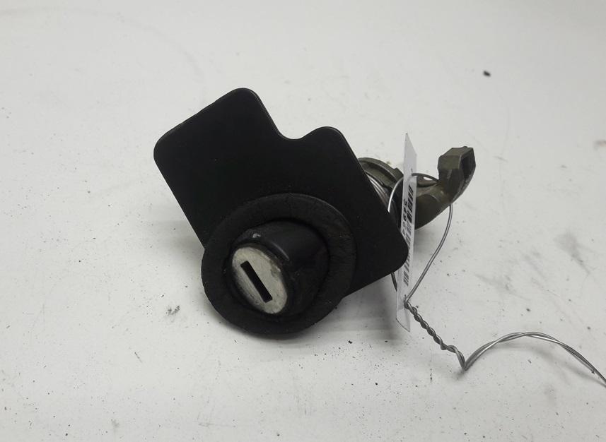 кнопка открытия багажника Volkswagen Passat B5+ (GP) 2004, 2.0 л., дизель, МКПП, серый, универсал