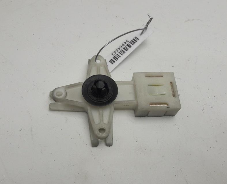 кронштейн (крепление) Volkswagen Passat B5+ (GP) 2004, 2.0 л., бензин, МКПП, серый, универсал, 3B0839833