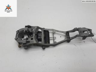 Корпус (держатель) ручки двери передней левой Volkswagen Golf 5 поколение 2006, 2.0 л., дизель, АКПП, красный, хетчбэк 5 дв.