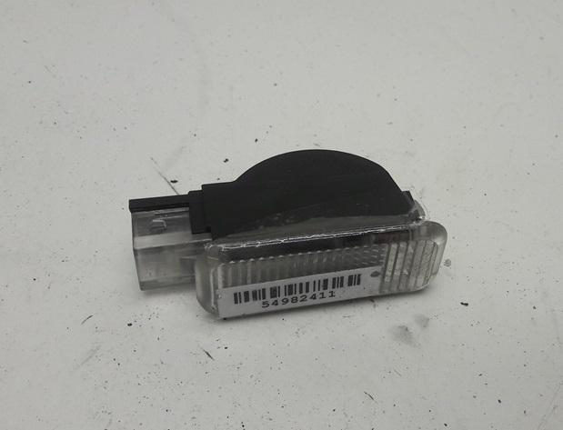 фонарь салона (плафон) Volkswagen Passat B5+ (GP) 2004, 2.0 л., дизель, МКПП, серый, универсал, 3B0947415B