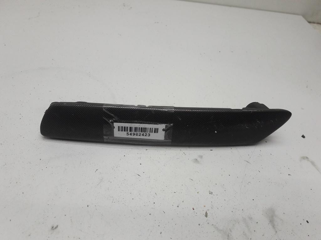 молдинг двери передней правой Volkswagen Passat B5+ (GP) 2004, 2.0 л., дизель, МКПП, серый, универсал, 3B0867172B