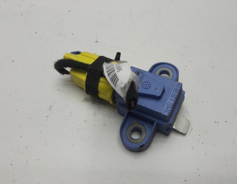 датчик AirBag Volkswagen Golf 5 поколение 2006, 2.0 л., дизель, АКПП, красный, хетчбэк 5 дв., 1K0955557A - фото №1