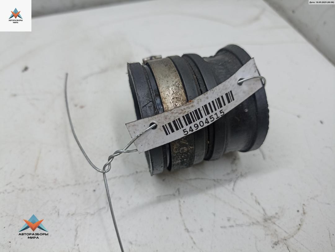 патрубок (трубопровод, шланг) Opel Vectra B 1997, 2.5 л., бензин, МКПП, чёрный, хетчбэк 5 дв., 90501507 - фото №1