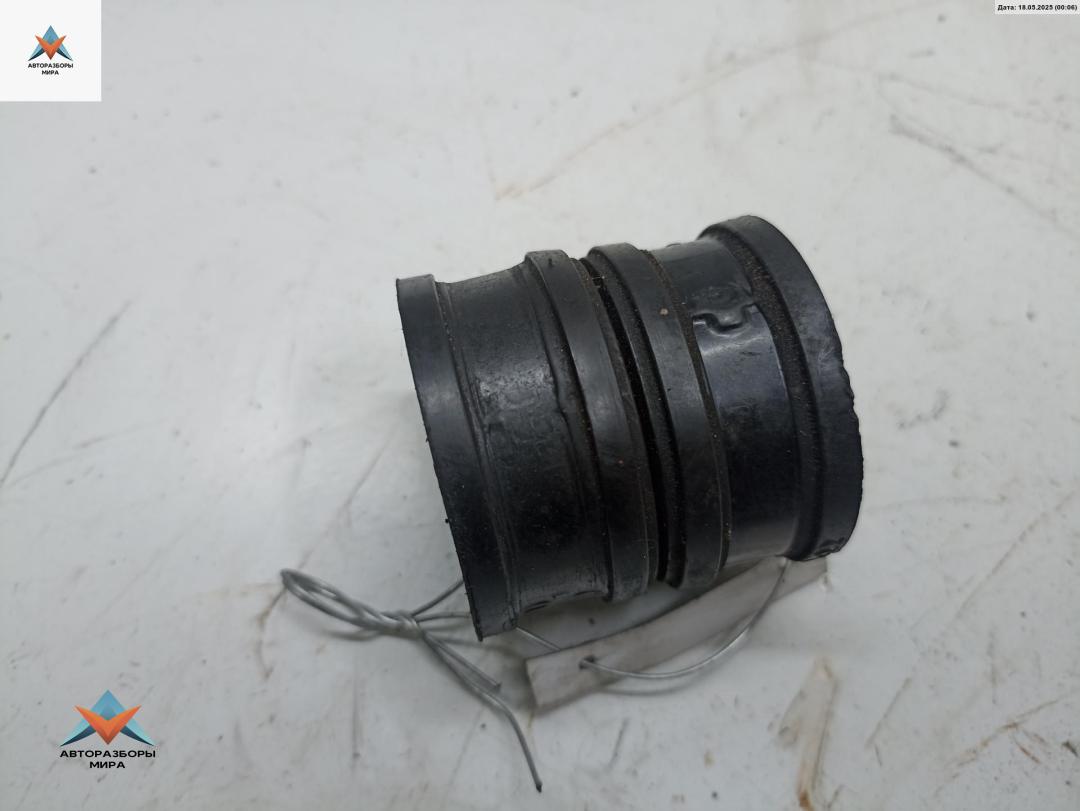 патрубок (трубопровод, шланг) Opel Vectra B 1997, 2.5 л., бензин, МКПП, чёрный, хетчбэк 5 дв., 90501507 - фото №1