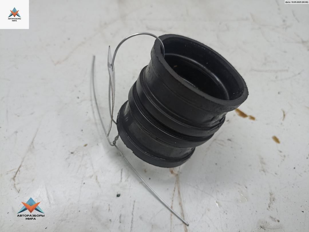 патрубок (трубопровод, шланг) Opel Vectra B 1997, 2.5 л., бензин, МКПП, чёрный, хетчбэк 5 дв., 90501507 - фото №1