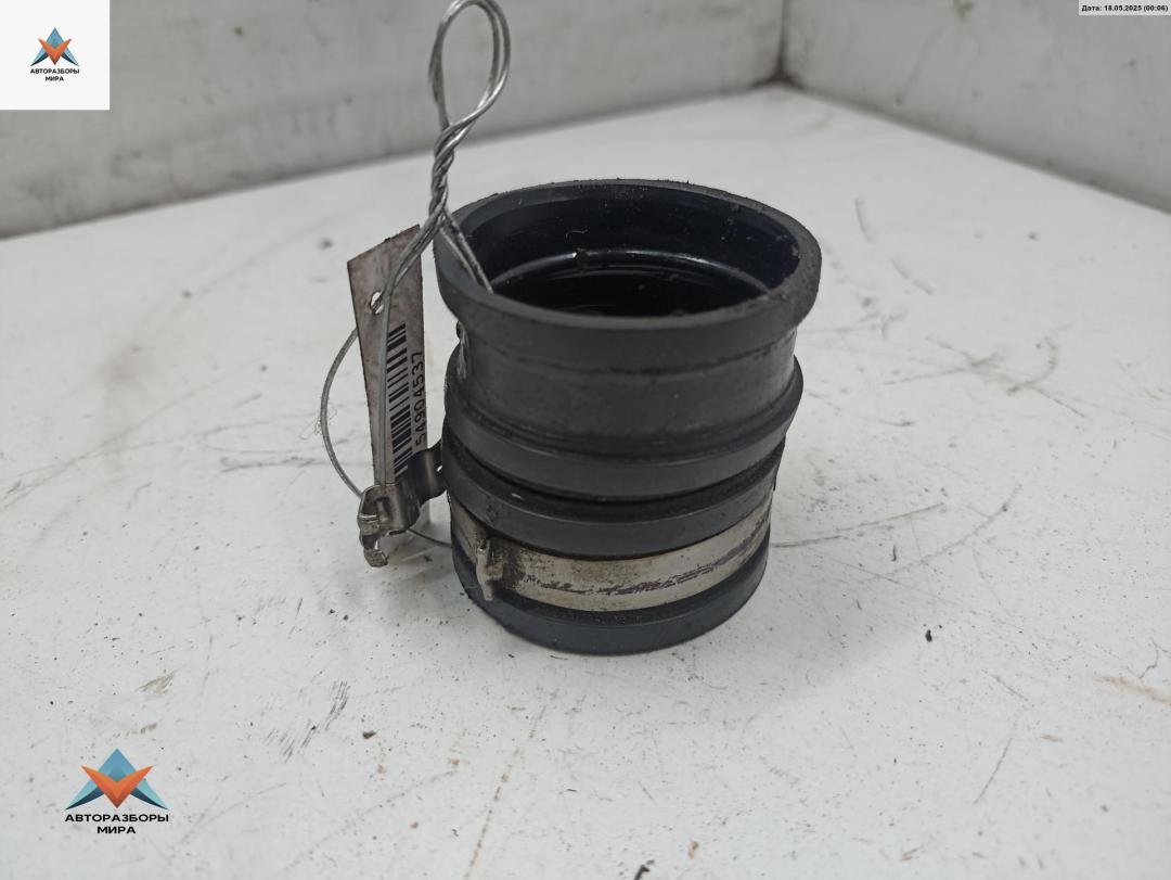 патрубок (трубопровод, шланг) Opel Vectra B 1997, 2.5 л., бензин, МКПП, чёрный, хетчбэк 5 дв., 90501507 - фото №1