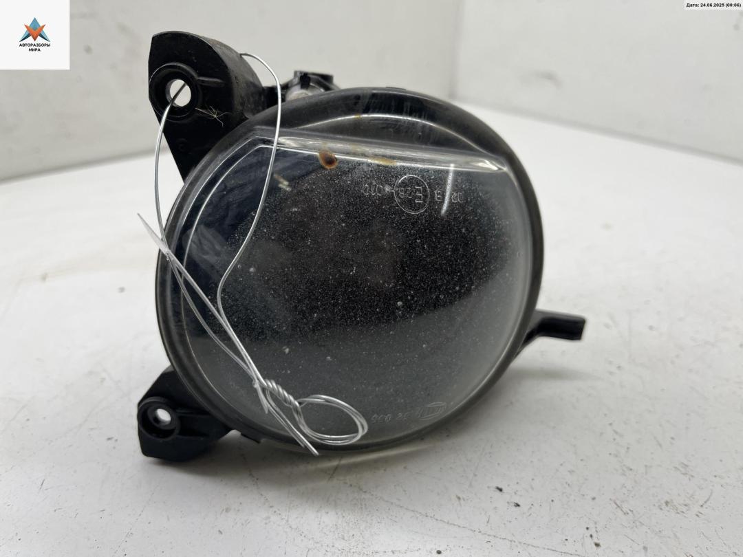 фара противотуманная правая Toyota COROLLA VERSO 2005, 2.2 л., дизель, МКПП, серый, минивэн, 81210-0F010 - фото №1