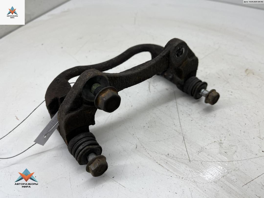 скоба суппорта Chevrolet Epica 1 поколение 2007, 2.0 л., дизель, АКПП, серый, седан - фото №1