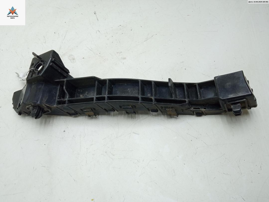 кронштейн переднего бампера Subaru Forester 3 поколение (SH) 2010, 2.0 л., дизель, МКПП, чёрный, внедорожник 5 дв. - фото №1