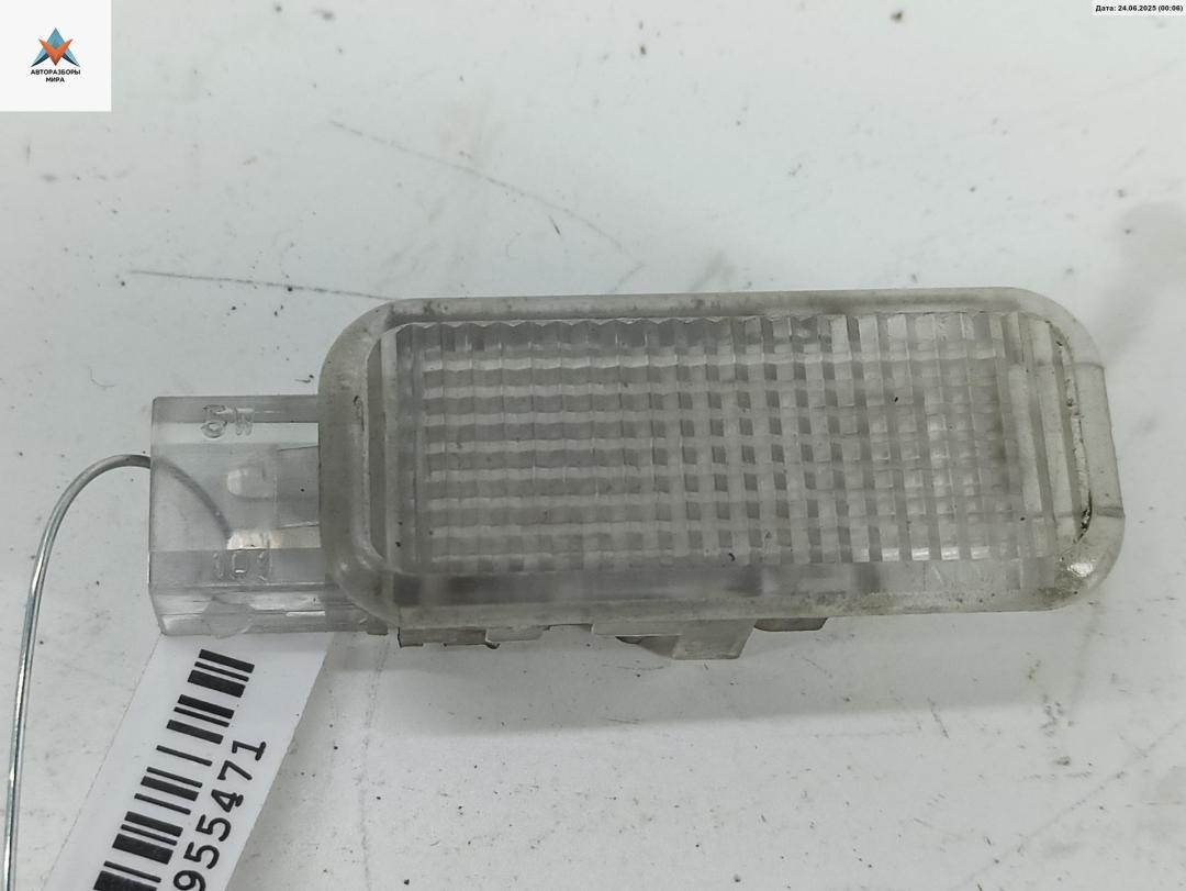 фонарь салона (плафон) Audi A6 Allroad Quattro C5 2001, 2.5 л., дизель, АКПП, серый, универсал, 4B0947415 - фото №1