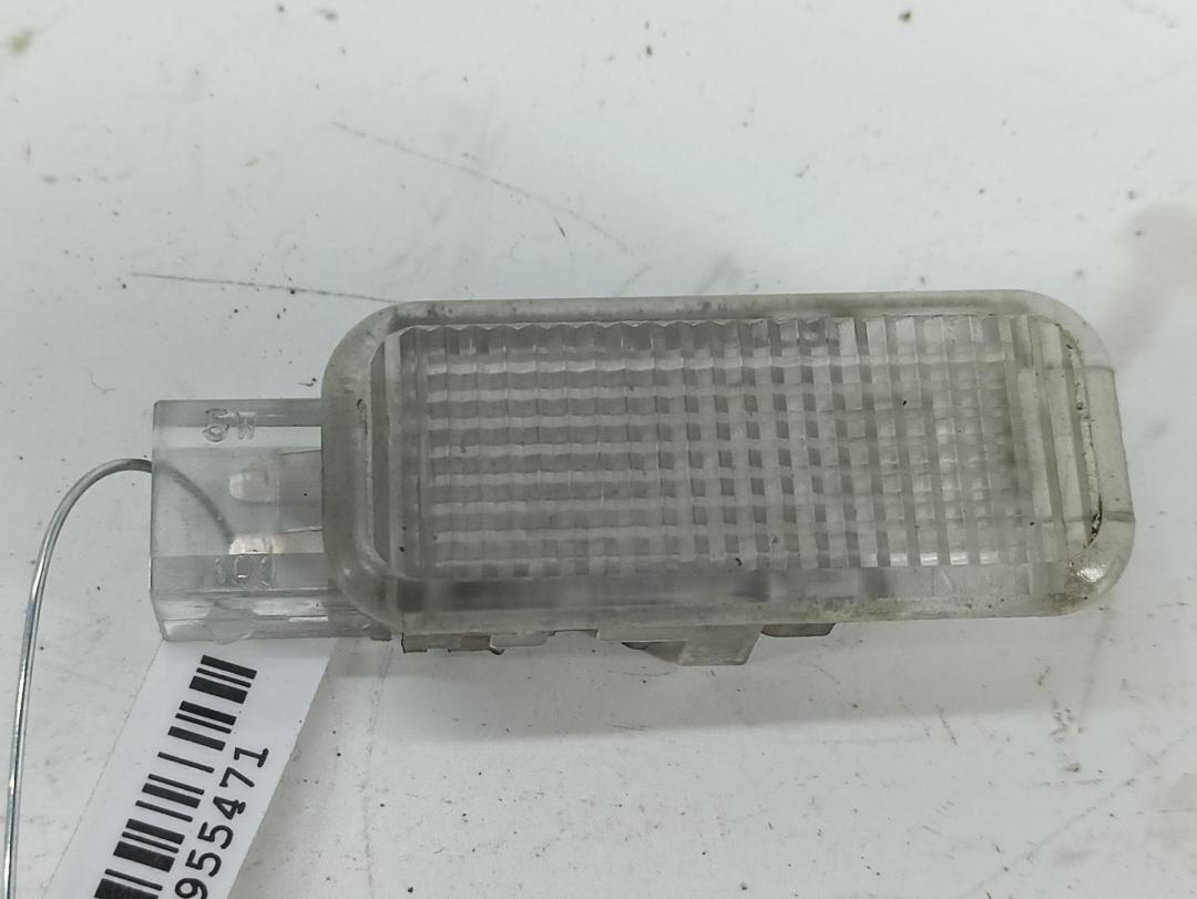 фонарь салона (плафон) Audi A6 C5 Allroad 2001, 2.5 л., дизель, АКПП, серый, универсал, 4B0947415