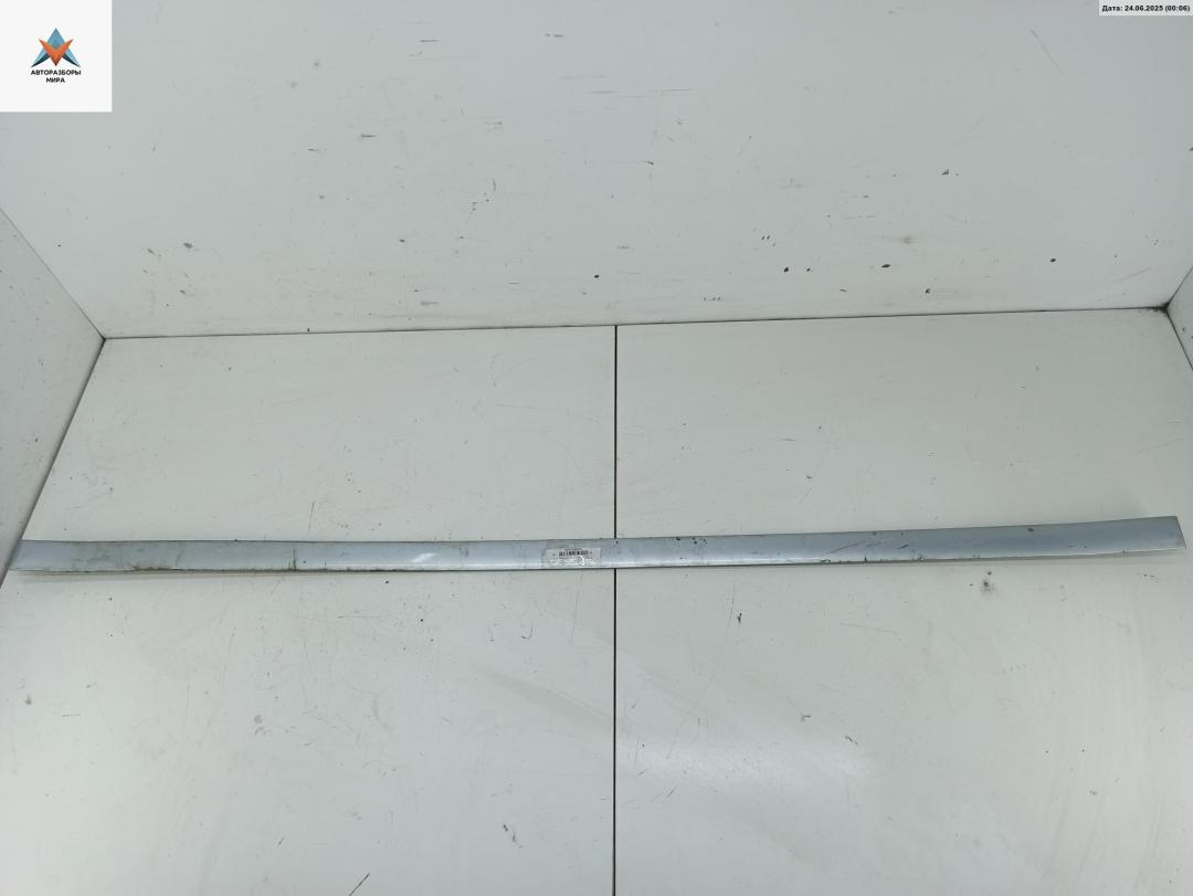 молдинг двери передней правой Audi A6 4B/C5 1997, 1.8 л., Ti, бензин, МКПП, серый, седан, 4B0853954A - фото №1