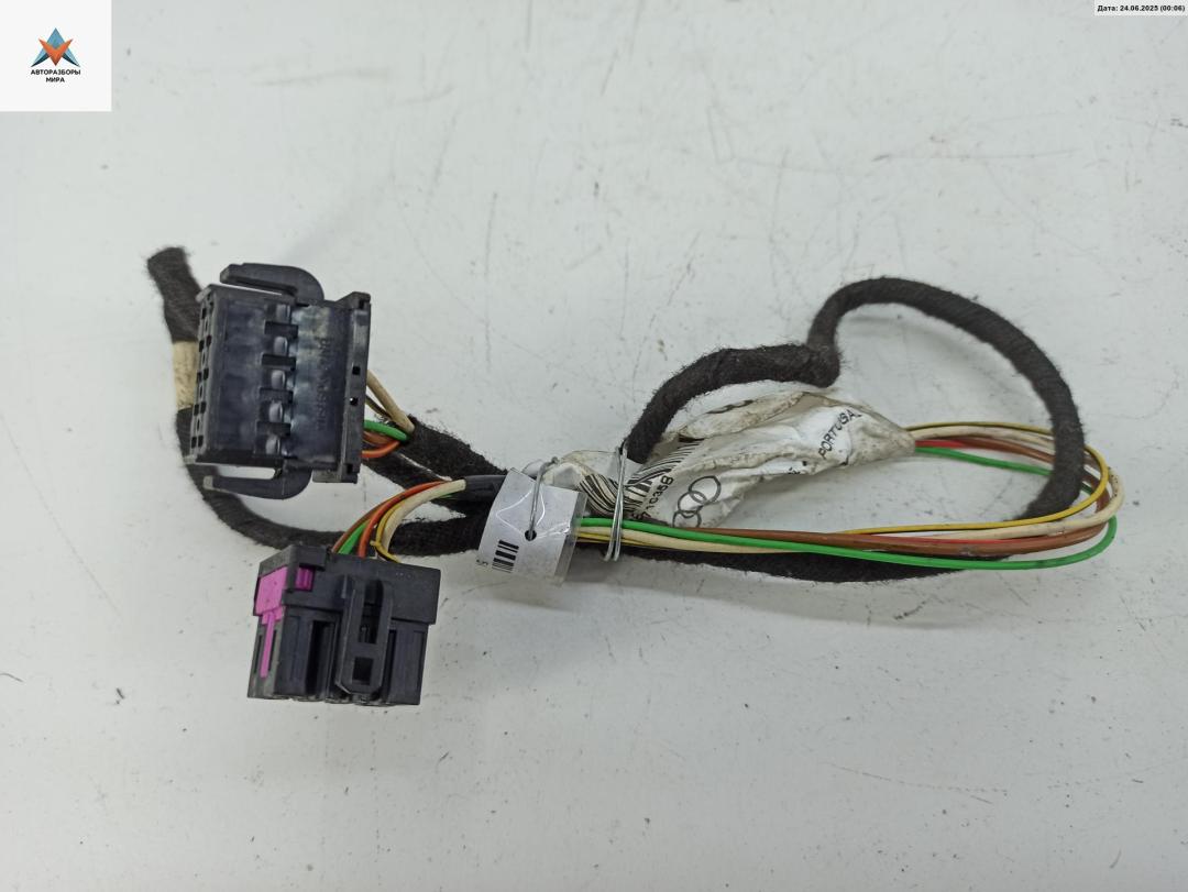 дверная проводка Audi A6 4B/C5 1998, 2.4 л., бензин, МКПП, синий, универсал, 4B0971035B - фото №1