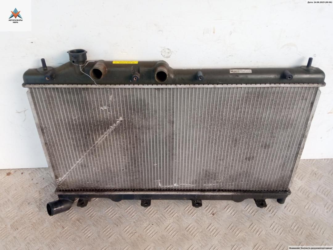 радиатор охлаждения Subaru Forester 3 поколение (SH) 2010, 2.0 л., дизель, МКПП, чёрный, внедорожник 5 дв. - фото №1