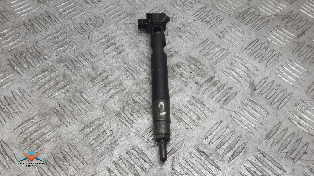 форсунка Mercedes-Benz Sprinter 2 поколение (W906) 2010, 2.2 л., CDI 213/313/413, дизель, МКПП, микроавтобус, A6510700587 - фото №1