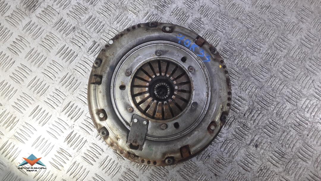 маховик Peugeot 3008 2 поколение 2019, 1.5 л., дизель, МКПП, внедорожник 5 дв. - фото №1