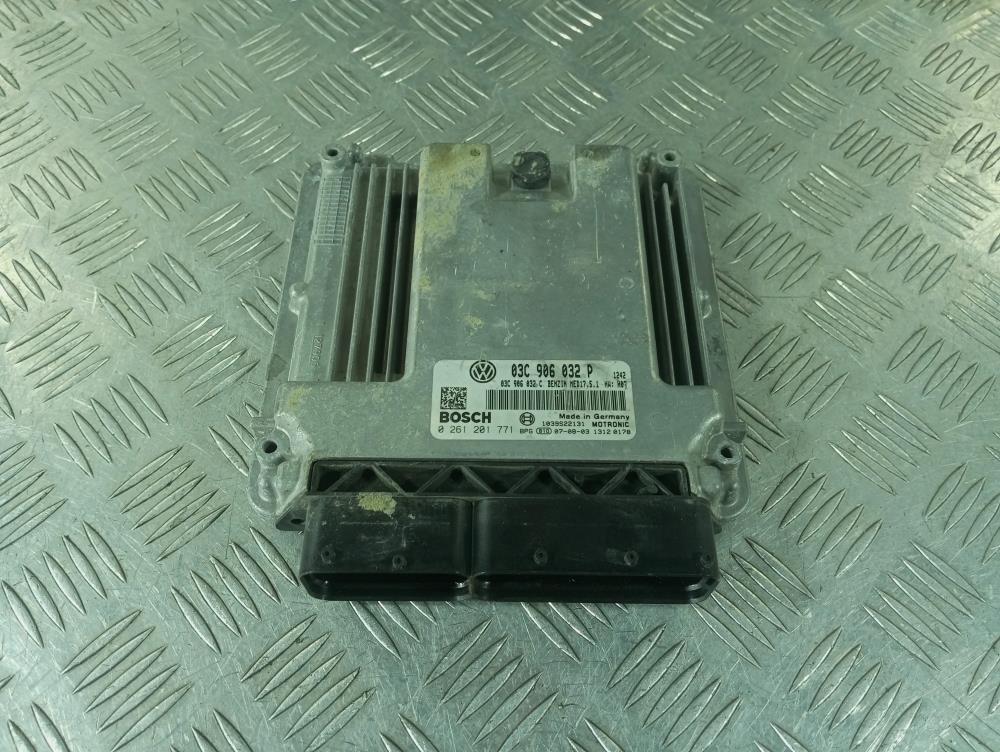 Блок управления двигателем Volkswagen Golf 6 поколение 2008, цвет, 03C906032P - фото №1