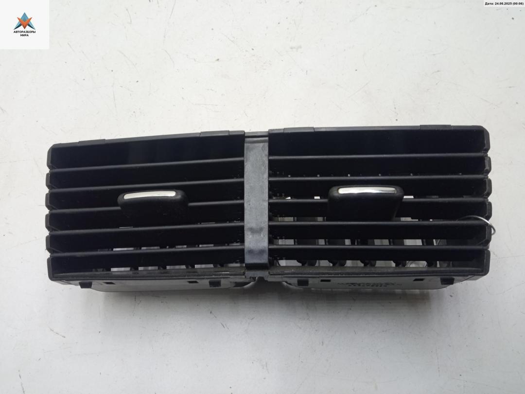 дефлектор обдува салона Subaru Forester 3 поколение (SH) 2010, 2.0 л., дизель, МКПП, чёрный, внедорожник 5 дв., 66110FG020 - фото №1