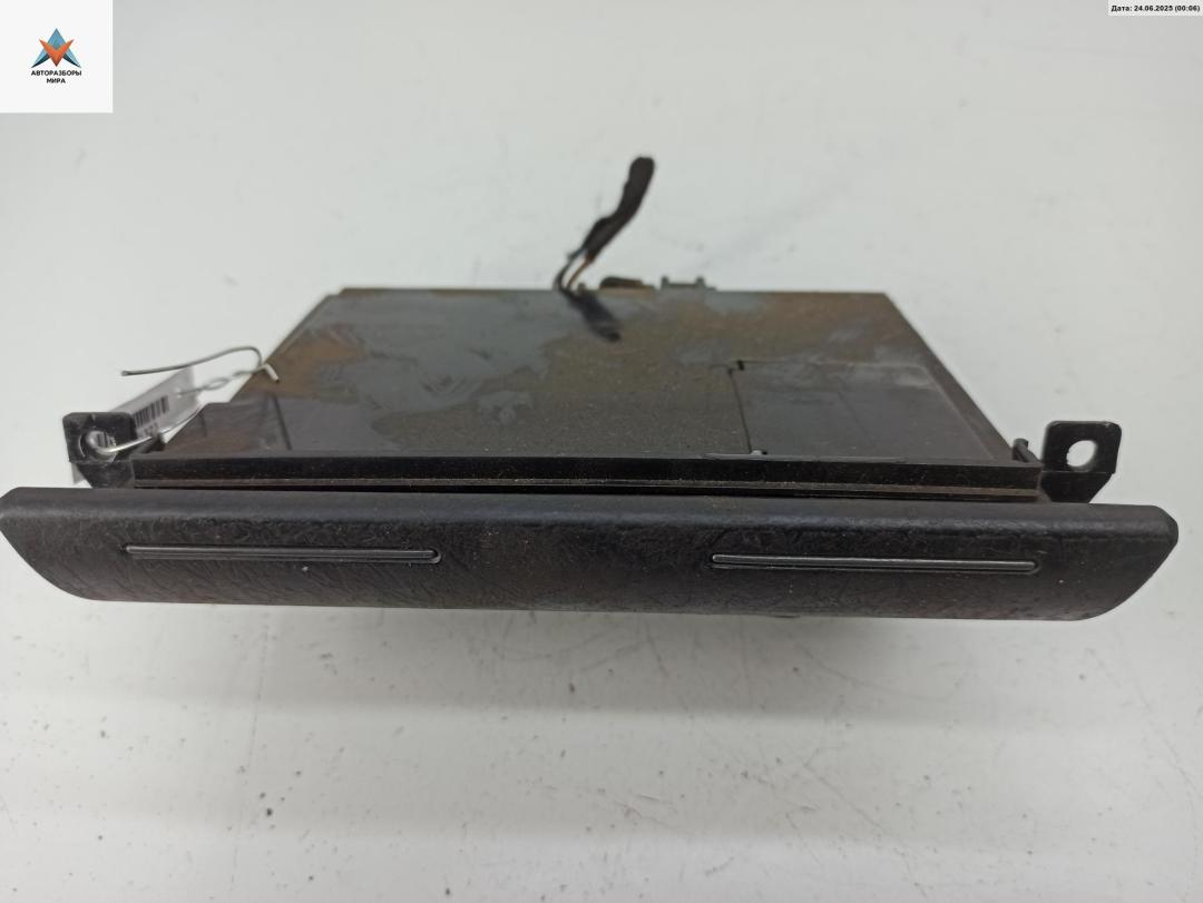 пепельница Audi A6 Allroad Quattro C5 2001, 2.5 л., дизель, АКПП, серый, универсал, 4B0857951 - фото №1