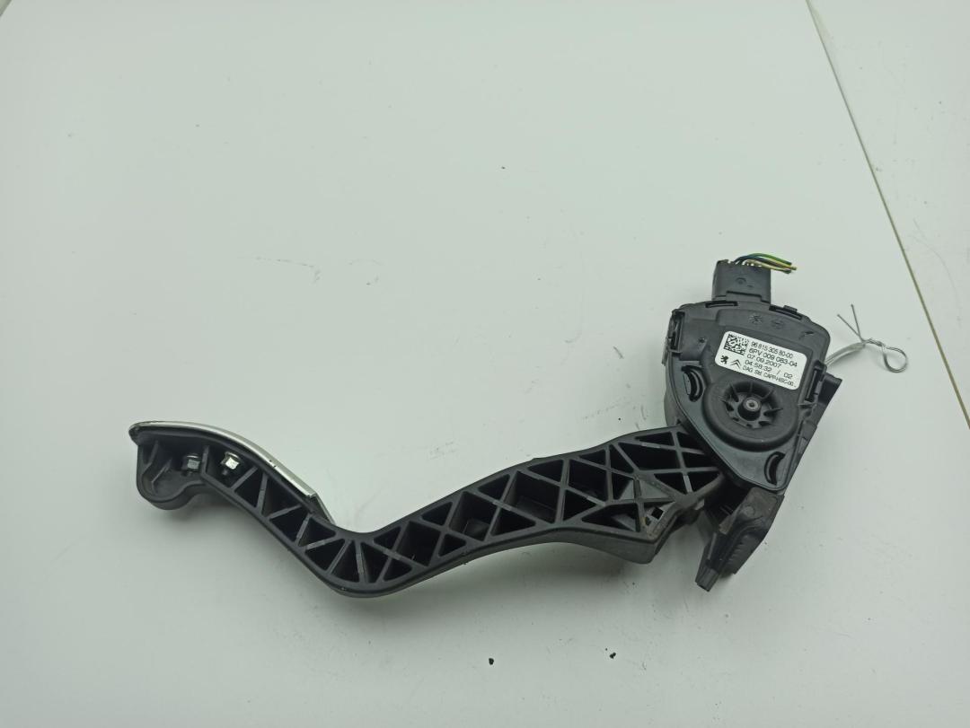 педаль Peugeot 207 1 поколение 2007, 1.6 л., бензин, МКПП, серый, кабриолет, 9681530580 - фото №1