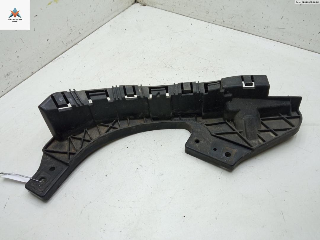 кронштейн переднего бампера Subaru Forester 3 поколение (SH) 2010, 2.0 л., дизель, МКПП, чёрный, внедорожник 5 дв. - фото №1