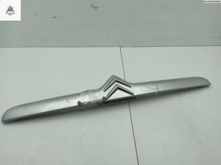 накладка подсветки номера Citroen Xsara 1 поколение [рестайлинг] 2002, 1.6 л., бензин, МКПП, серый, хетчбэк 5 дв., 9636077080