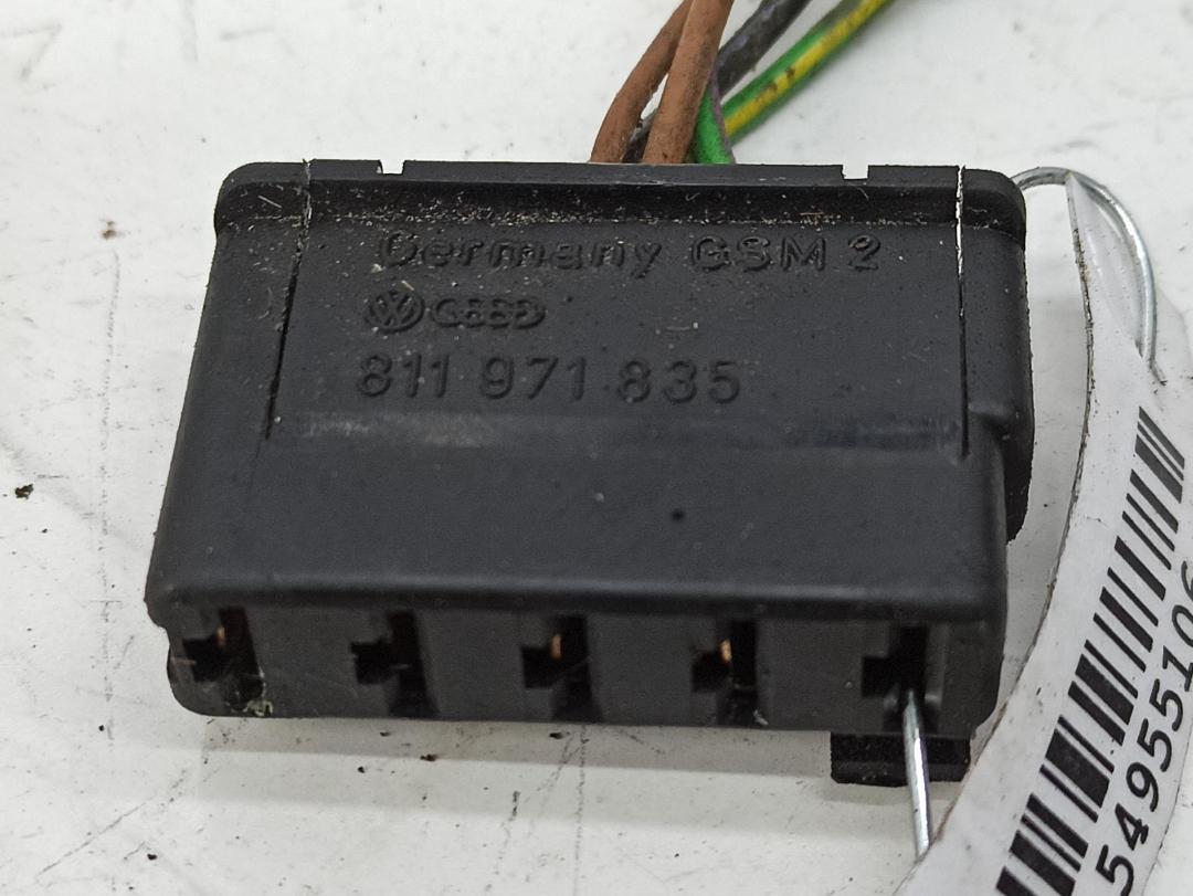 разъем (фишка) проводки Audi A6 C5 1998, 2.4 л., бензин, МКПП, синий, универсал, 811971835
