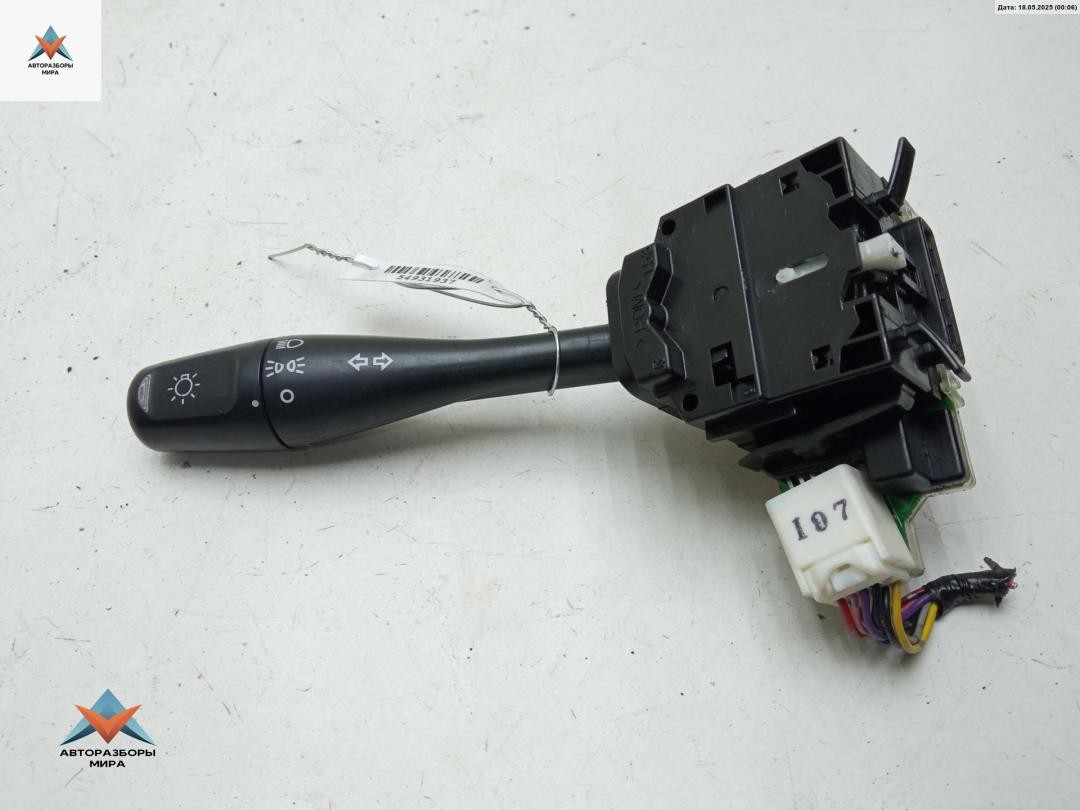 переключатель поворотов Mitsubishi Space Runner 2 поколение 2000, 2.4 л., бензин, МКПП, красный, минивэн - фото №1