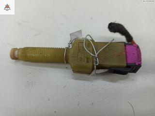 Датчик (включатель) стоп-сигнала Audi A4 B5 [рестайлинг] 1999, 1.6 л., бензин, МКПП, зелёный, седан, 443945515