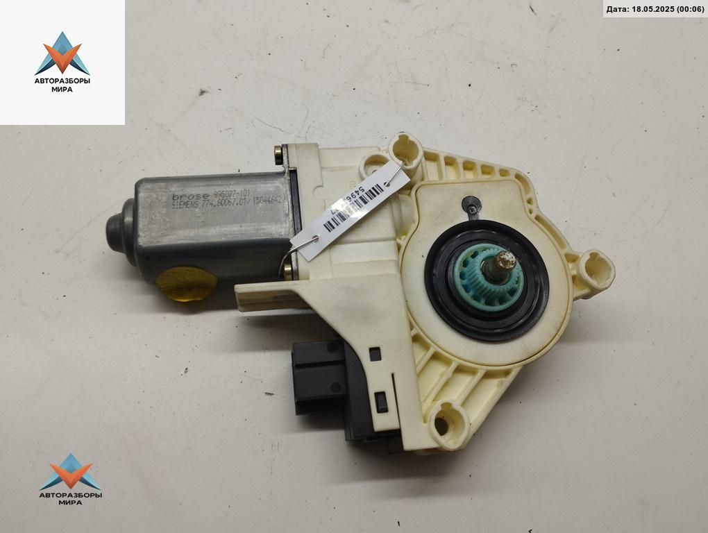 моторчик стеклоподъемника передний правый Audi A6 4F/C6 2004, 3.2 л., бензин, АКПП, чёрный, седан, 4F0959802B - фото №1