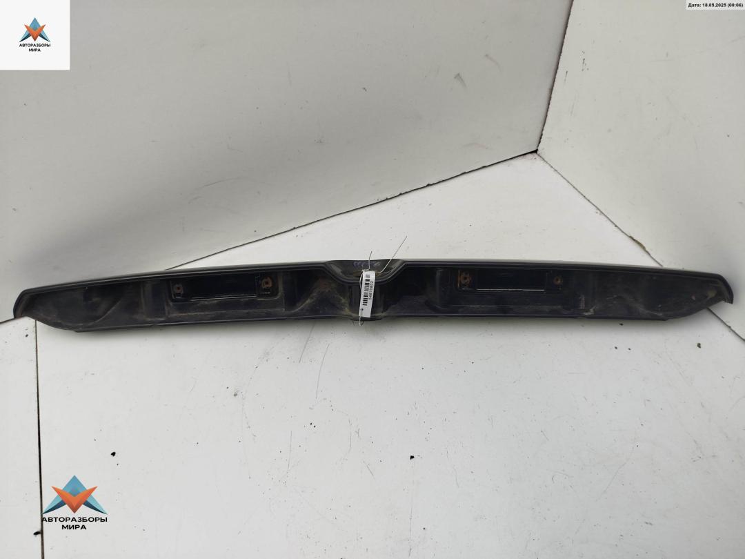 накладка подсветки номера Opel Astra G 2003, 1.7 л., дизель, МКПП, чёрный, универсал, 8062860 - фото №1