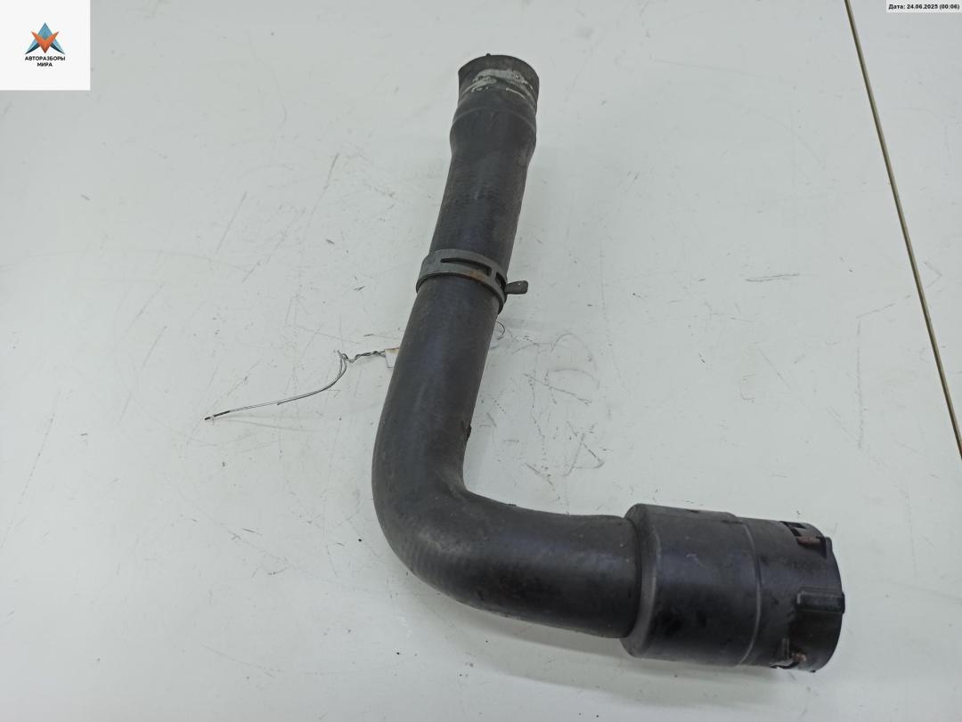 патрубок радиатора Audi A6 4B/C5 1997, 1.8 л., Ti, бензин, 8D0121101K - фото №1