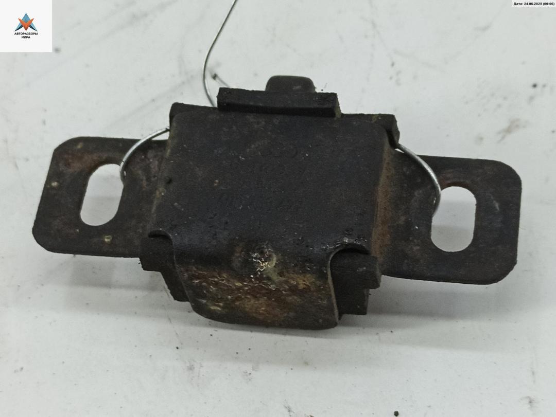 кронштейн радиатора Audi A6 4B/C5 1998, 2.4 л., бензин, МКПП, синий, универсал, 4D0260427 - фото №1