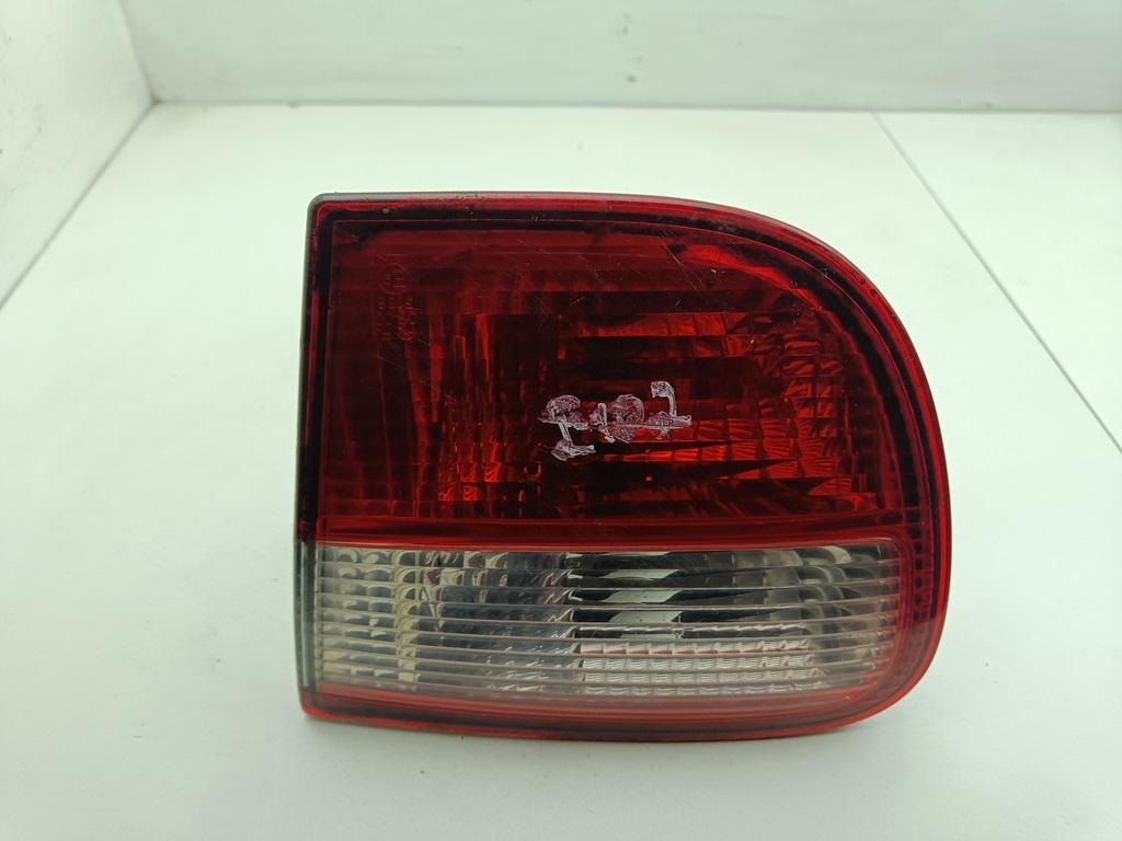фонарь крышки багажника правый SEAT Leon 2000, 1.6 л., бензин, МКПП, синий, хетчбэк 5 дв., 1M6945092B