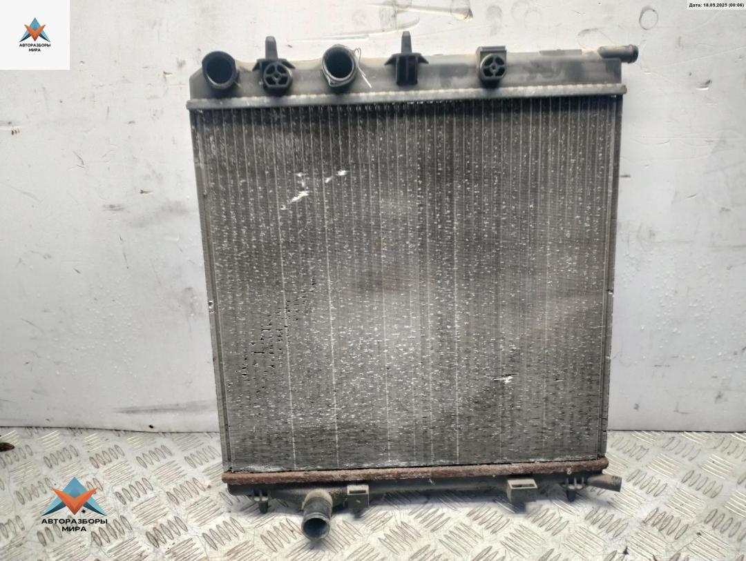 радиатор охлаждения Peugeot 207 1 поколение 2007, 1.6 л., бензин, МКПП, серый, кабриолет - фото №1