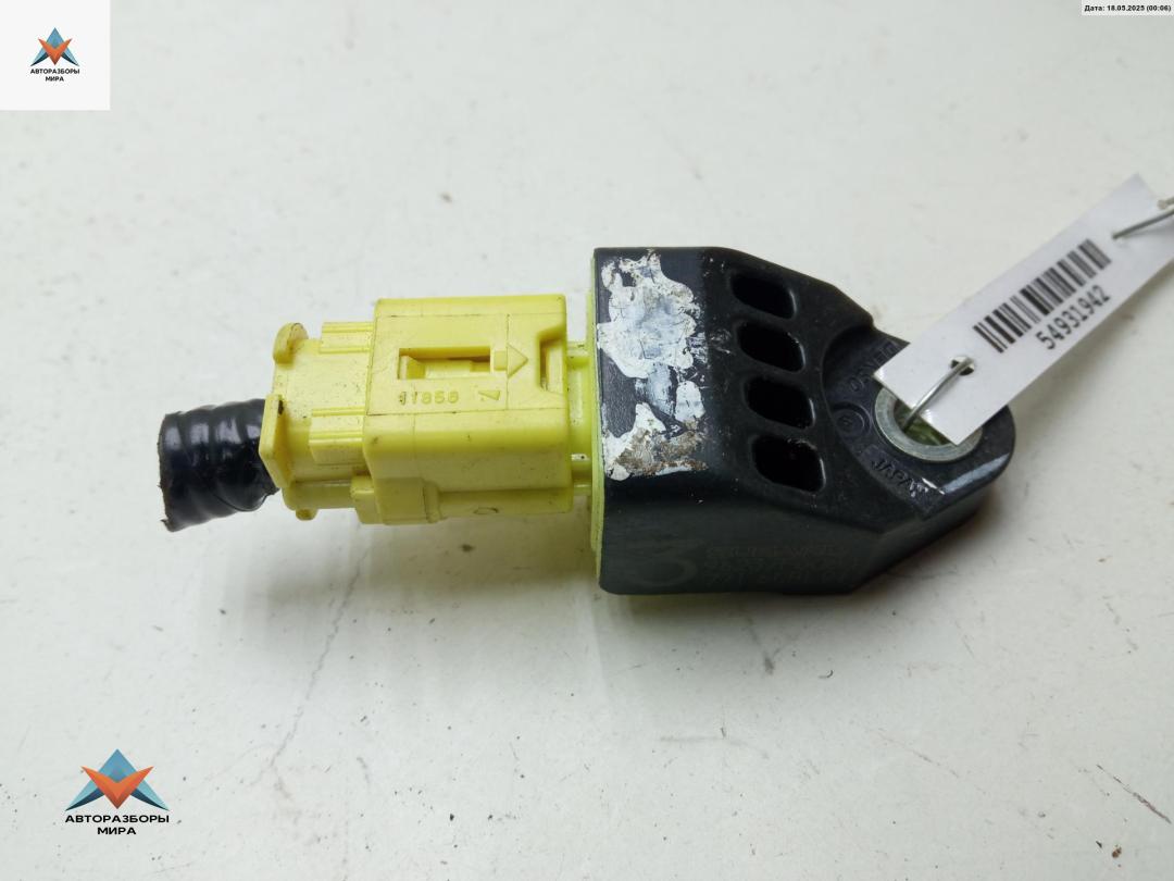 датчик AirBag Subaru Forester 3 поколение (SH) 2010, 2.0 л., дизель, МКПП, чёрный, внедорожник 5 дв., 98237FG000 - фото №1