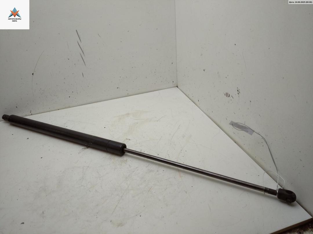 амортизатор крышки багажника (3-5 двери) Mercedes-Benz Vito-1 W638 2003, 2.2 л., дизель, АКПП, белый, микроавтобус, A6389800364 - фото №1