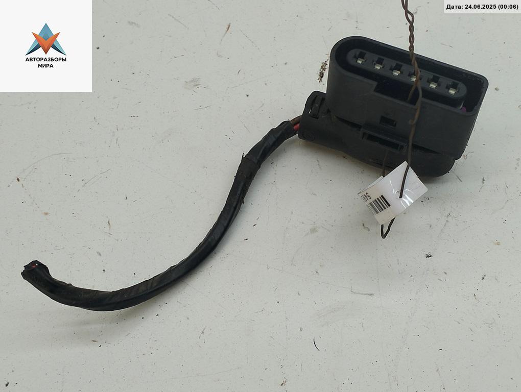 разъем (фишка) проводки Volkswagen Touran 1 поколение 2004, 1.6 л., бензин, МКПП, серый, минивэн, 1J0973726 - фото №1