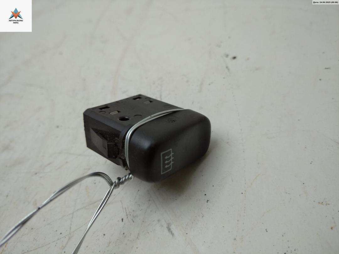 кнопка обогрева заднего стекла Mercedes-Benz Vito-1 W638 2003, 2.2 л., дизель, АКПП, белый, микроавтобус, 0055450307 - фото №1