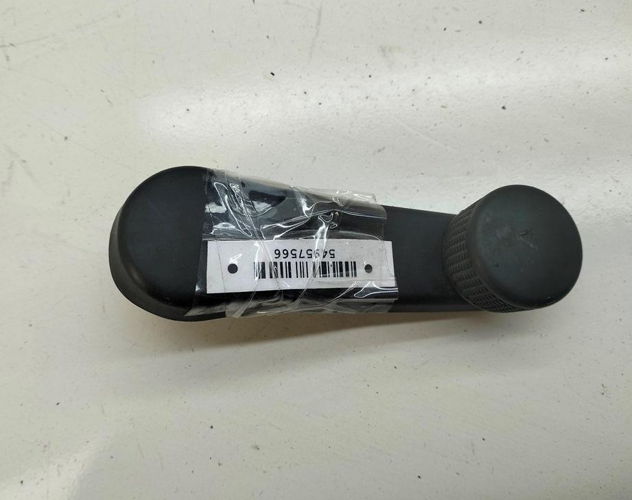 ручка стеклоподъемника Volkswagen Passat B4 1996, 1.6 л., бензин, МКПП, красный, универсал, 3A0837581