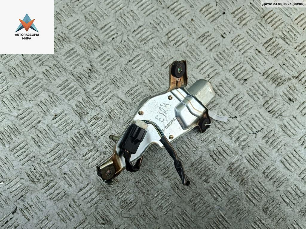 Двигатель стеклоочистителя заднего (моторчик дворников) Mitsubishi Space Runner 2 поколение 2000, 2.4 л., бензин, МКПП, красный, минивэн, 34060-581 - фото №1