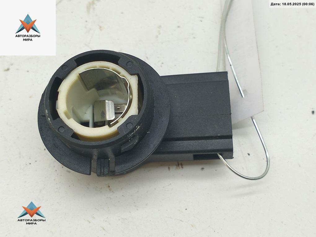 Патрон лампы фонаря Volkswagen Golf 5 поколение 2004, 1.9 л., дизель, МКПП, серый, хетчбэк 5 дв., 1K6945259 - фото №1