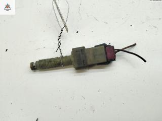 Датчик (включатель) стоп-сигнала Volkswagen Passat B5 1998, 1.6 л., бензин, МКПП, синий, универсал, 443945515