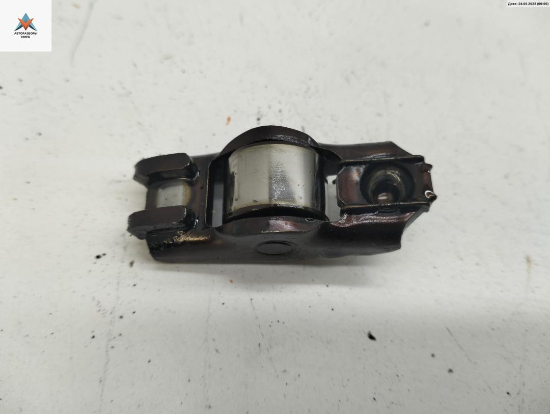 коромысло клапана (рокер) Volkswagen Golf 4 поколение 2003, 1.6 л., бензин, МКПП, серый, универсал - фото №1