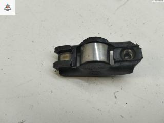 коромысло клапана (рокер) Volkswagen Golf 4 поколение 2002, 1.6 л., бензин, МКПП, чёрный, хетчбэк 3 дв.